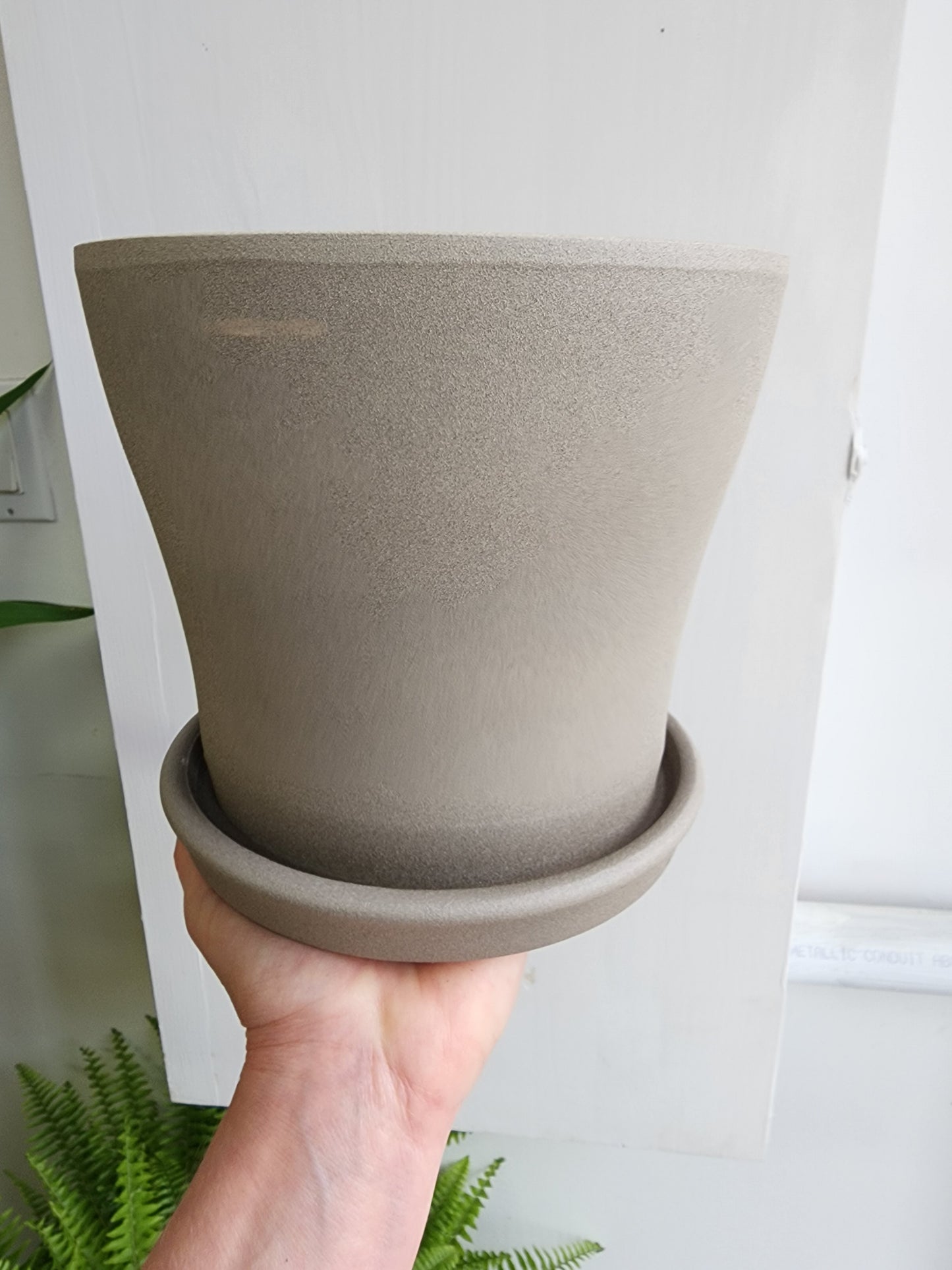 Taupe Stone w/Saucer Pot Cover - 19cm/7.5in.