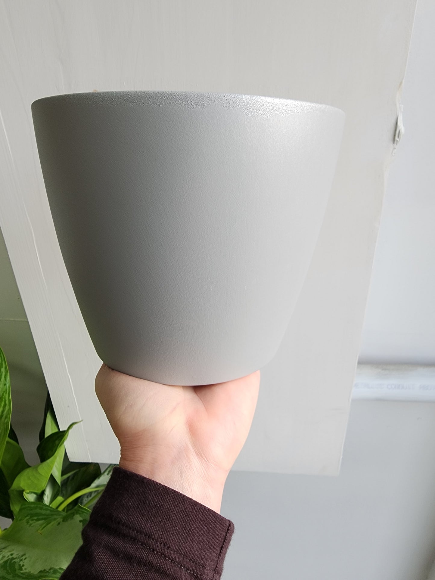 Nubia Light Gray Ceramic Pot Cover - 17cm/6.75in.